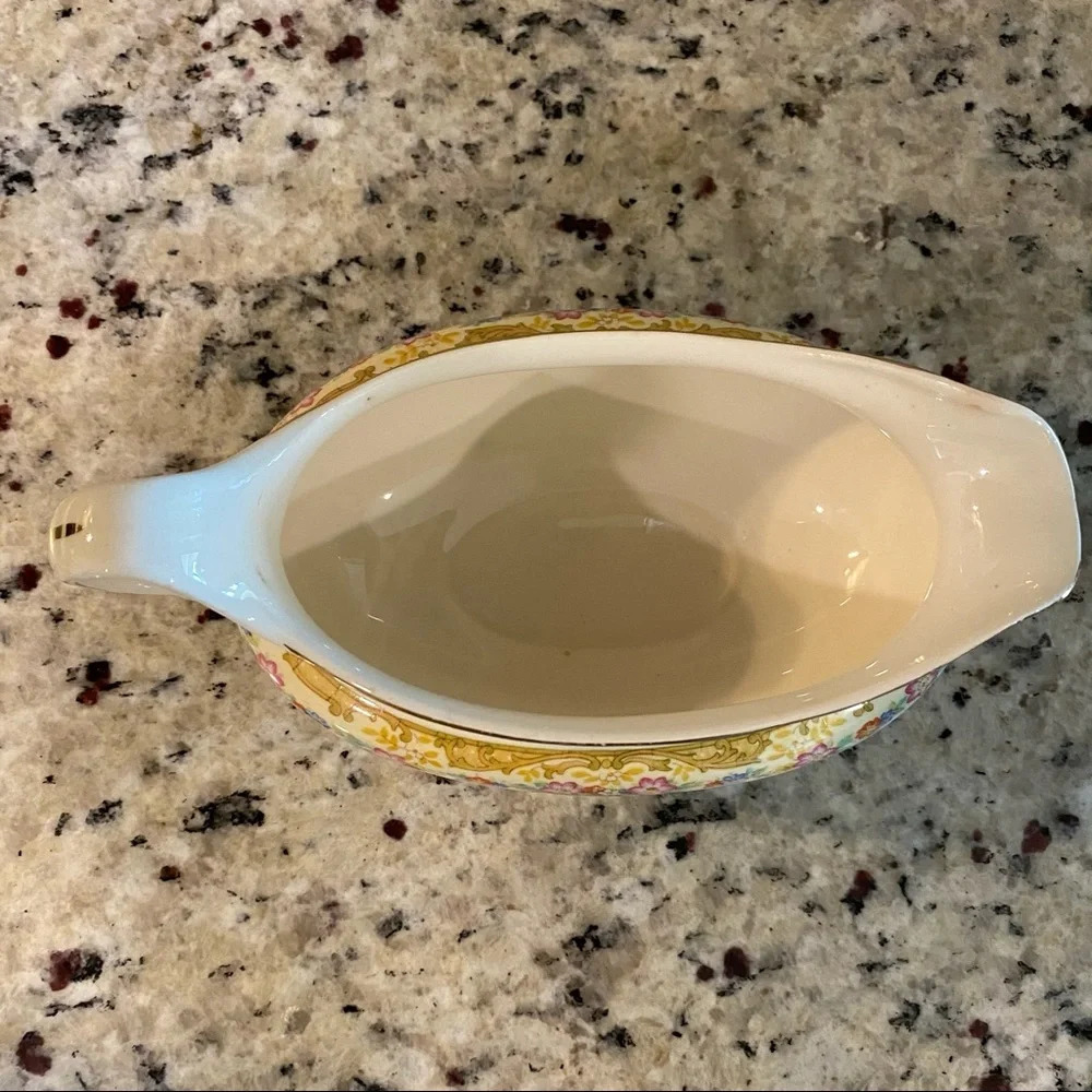 Eggshell Nautilus Gravy Boat - Picture 8 of 14